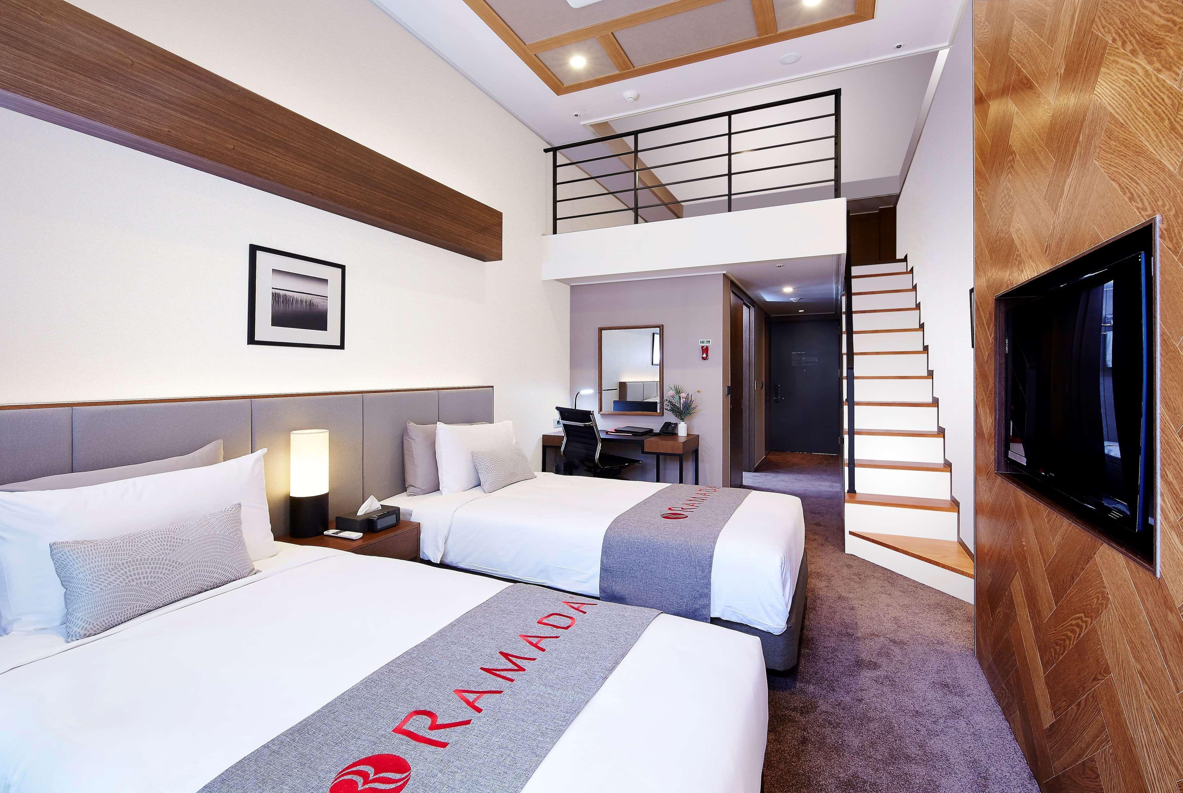 Ramada Hotel & Suite By Wyndham Gangwon Pyeongchang Exterior photo