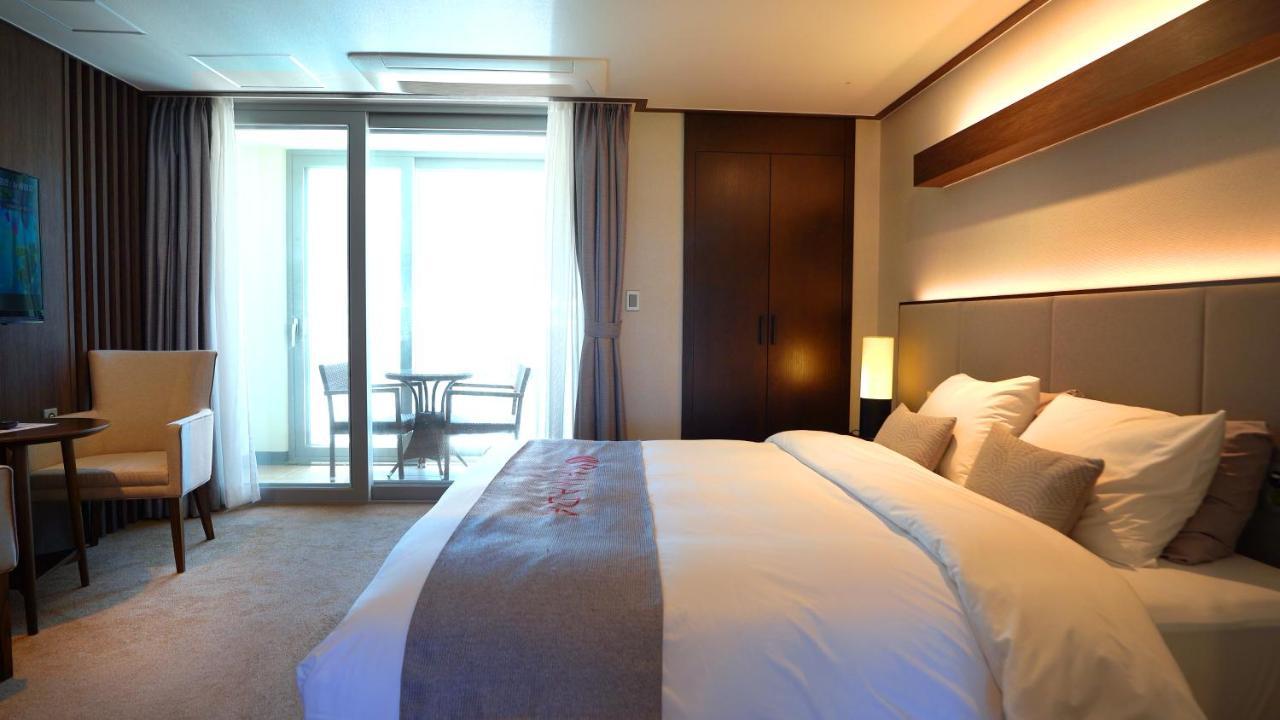 Ramada Hotel & Suite By Wyndham Gangwon Pyeongchang Exterior photo