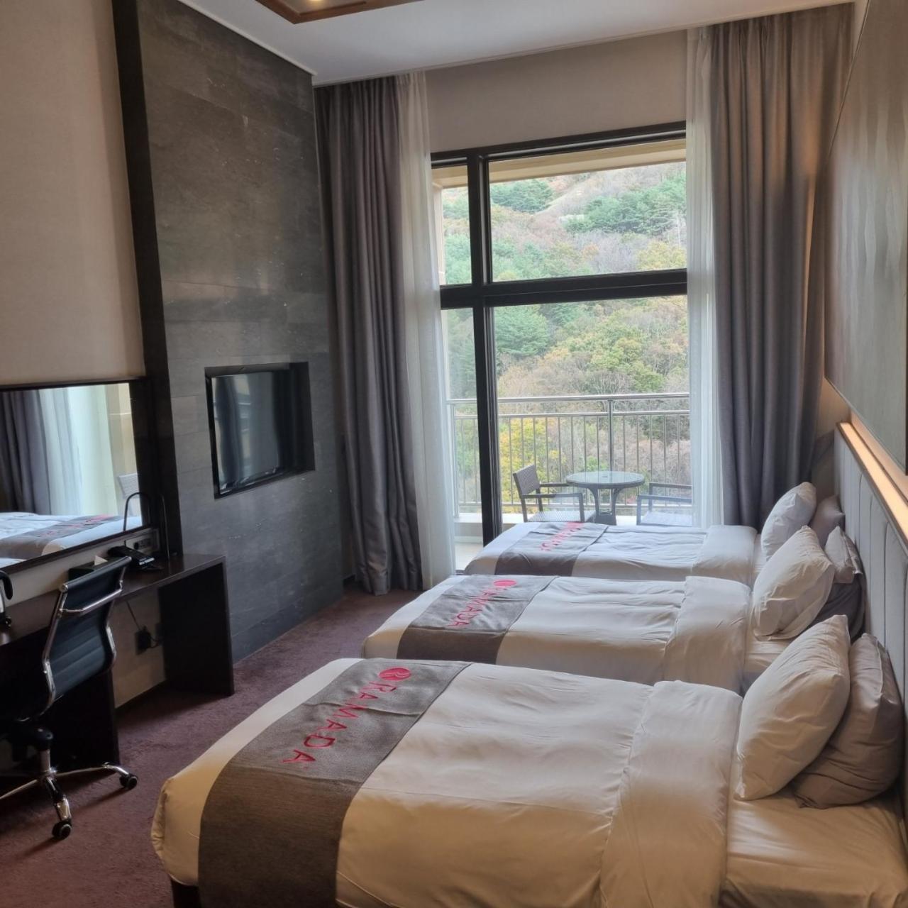 Ramada Hotel & Suite By Wyndham Gangwon Pyeongchang Room photo