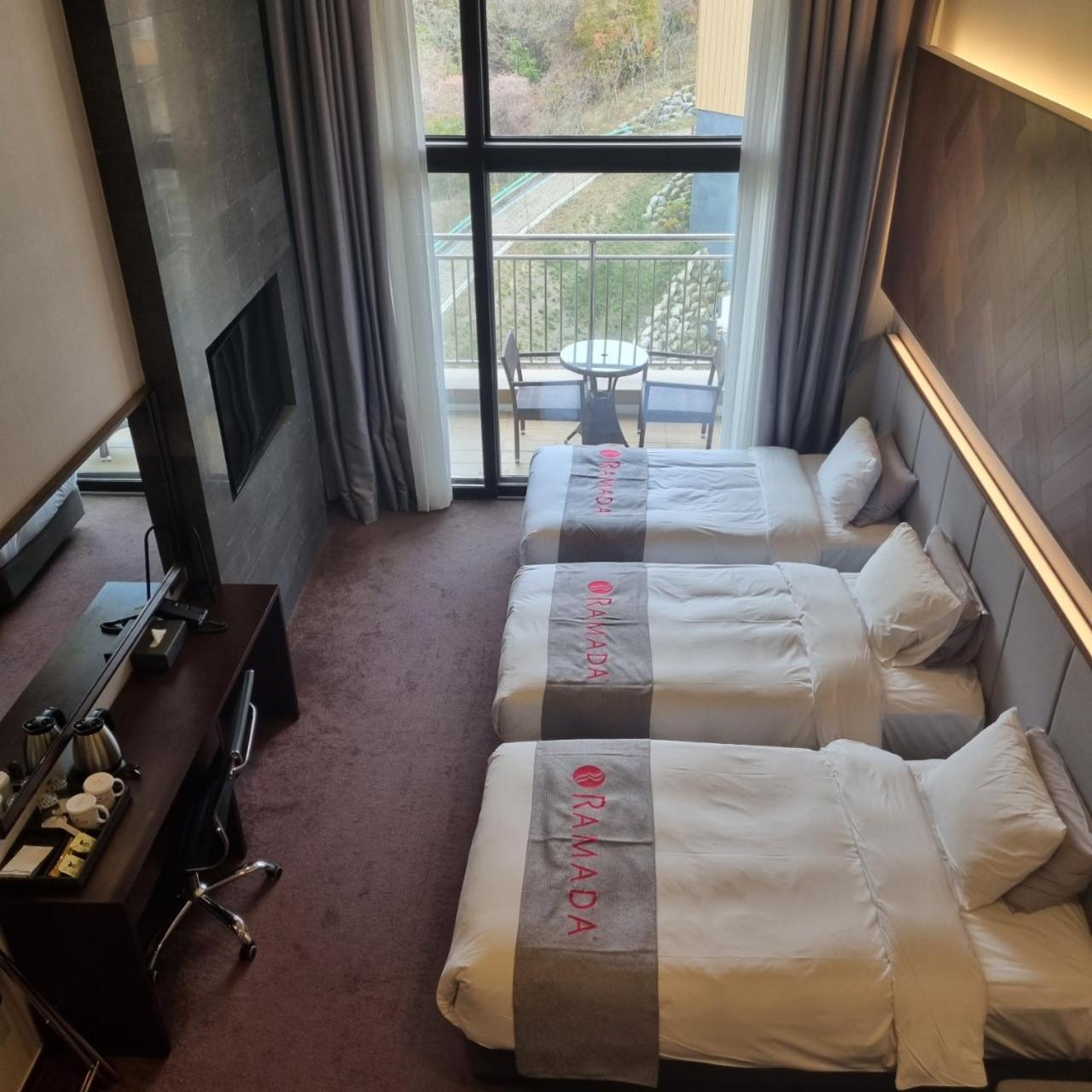 Ramada Hotel & Suite By Wyndham Gangwon Pyeongchang Room photo