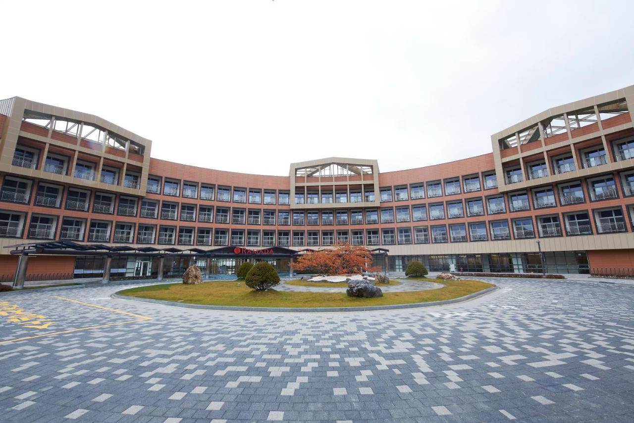 Ramada Hotel & Suite By Wyndham Gangwon Pyeongchang Exterior photo
