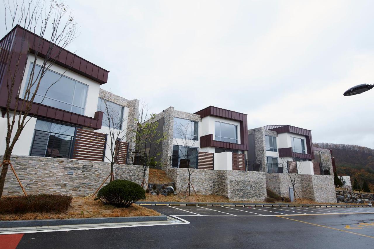 Ramada Hotel & Suite By Wyndham Gangwon Pyeongchang Exterior photo
