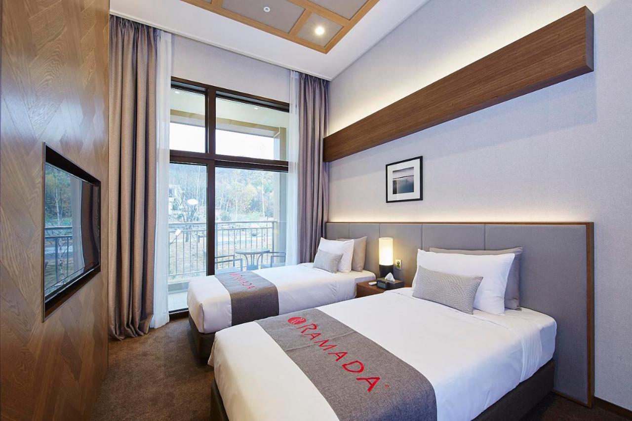 Ramada Hotel & Suite By Wyndham Gangwon Pyeongchang Exterior photo
