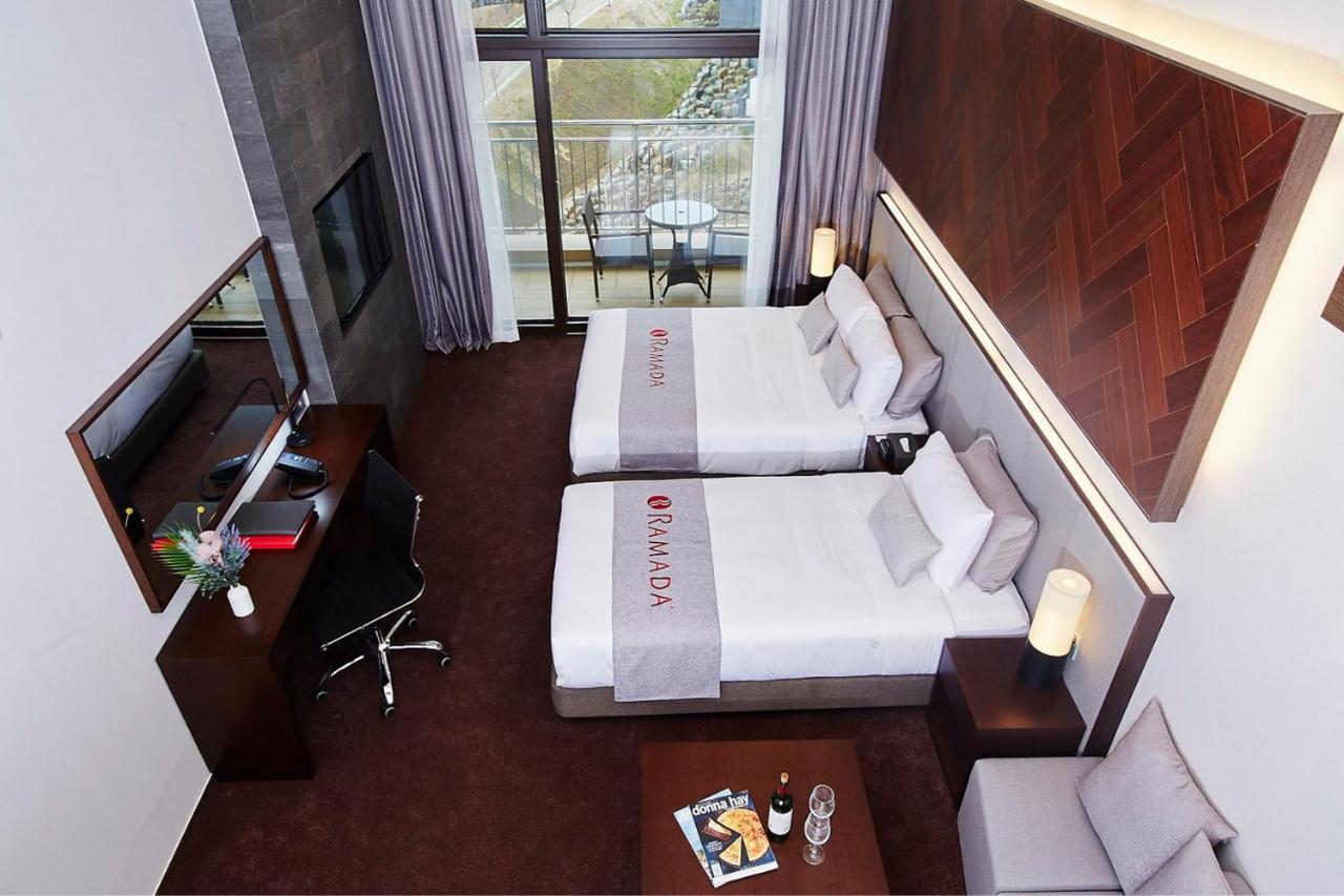 Ramada Hotel & Suite By Wyndham Gangwon Pyeongchang Exterior photo