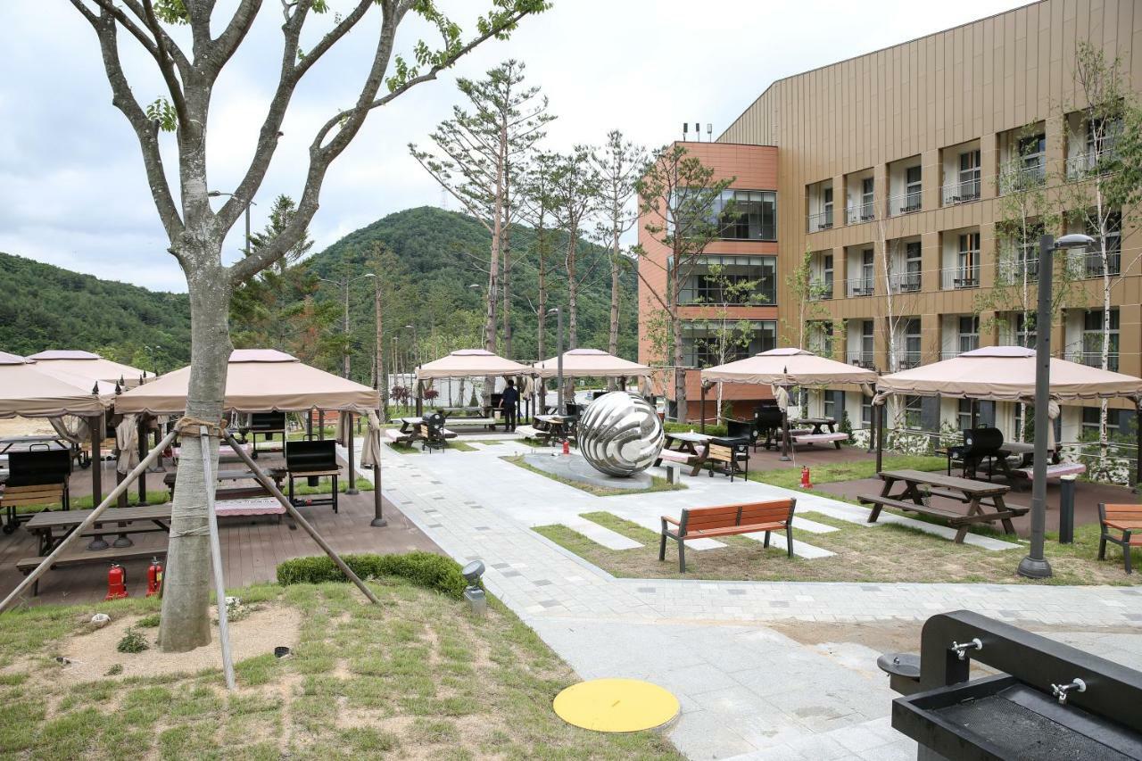 Ramada Hotel & Suite By Wyndham Gangwon Pyeongchang Exterior photo